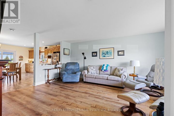 Property Photo: 10727 West End Terrace ON K0E 1K0