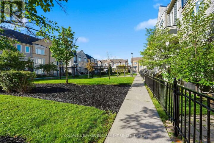 Property Photo:  3050 Erin Centre Boulevard 142  ON L5M 0P5 