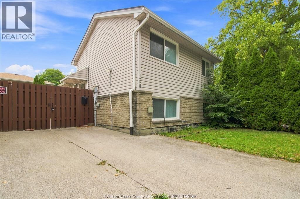Property Photo:  1229 Arncliffe Place  ON  