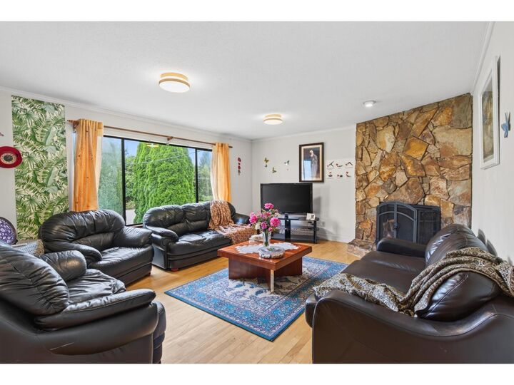 Property Photo:  34757 Moffat Avenue  BC V2V 6R6 