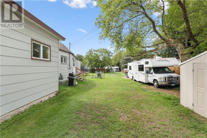 Property Photo:  425 Wood Street  ON P5E 1M5 
