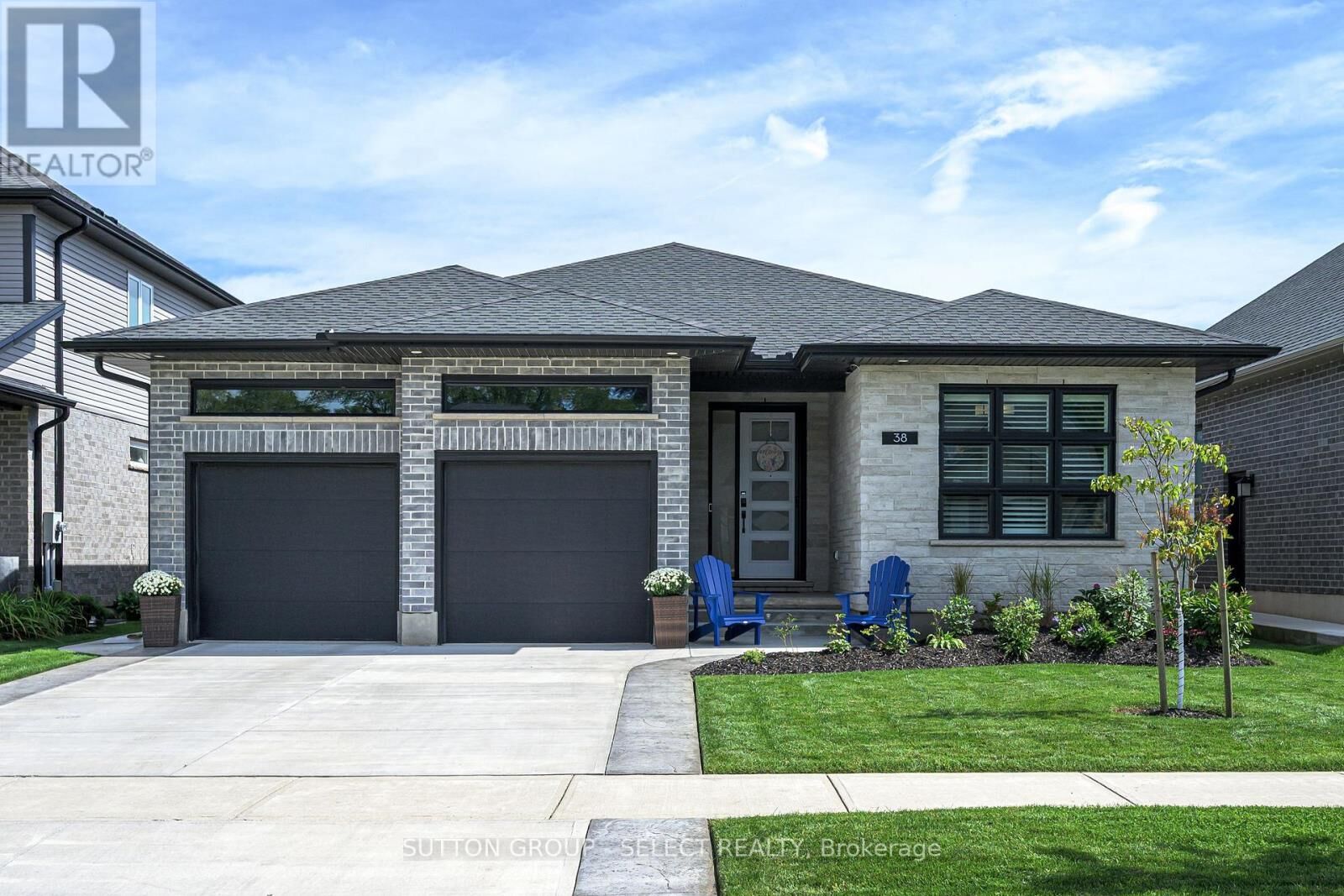 Property Photo:  38 Royal Dornoch Drive  ON N5R 0K4 