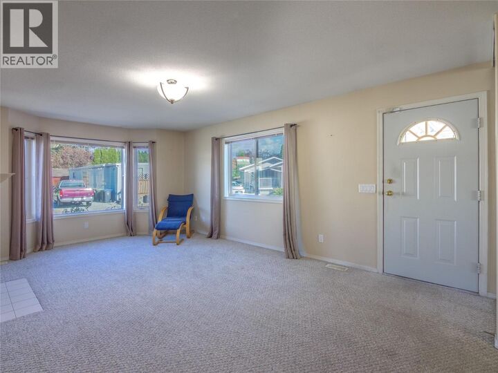 Property Photo:  670 McCurdy Road 4  BC V1X 2P5 