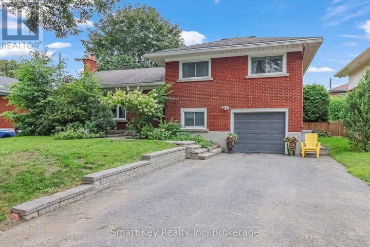 Property Photo:  1165 Cline Cres Crescent  ON K2C 2P3 