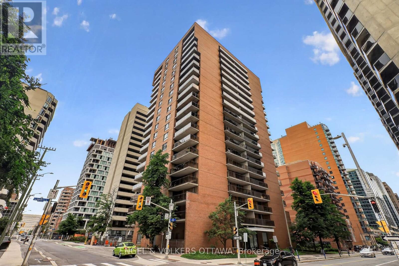 Property Photo:  475 Laurier Avenue West 1007  ON K1R 7X1 