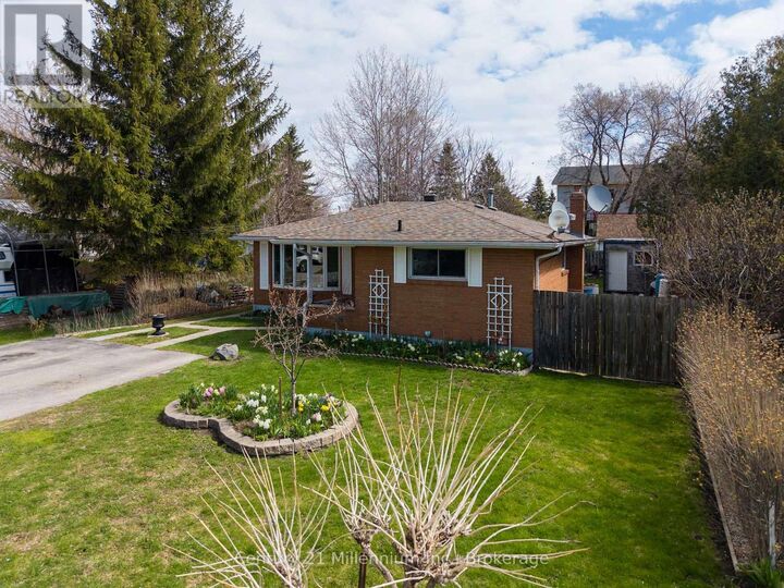 Property Photo:  67 East Street East  ON L9Y 3W7 