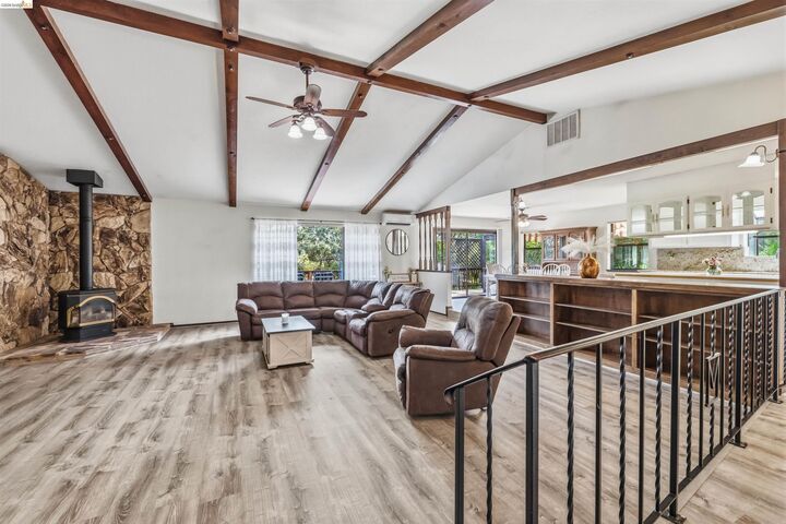 Property Photo: 1240 Suzanne Dr CA 95222