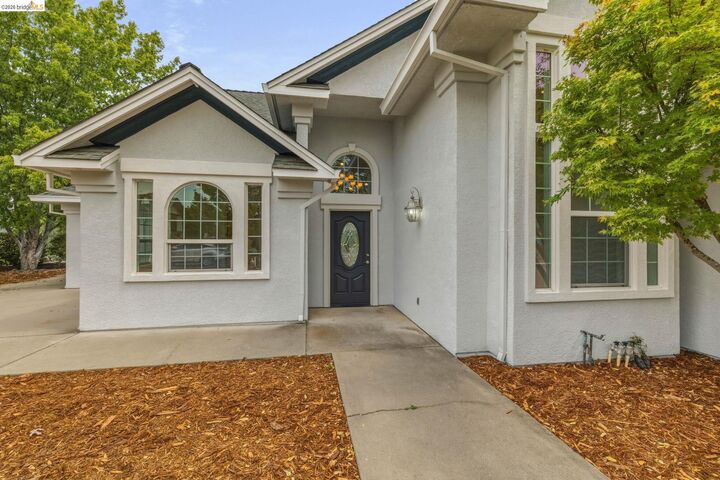 Property Photo: 667 Twilight Ct CA 95370