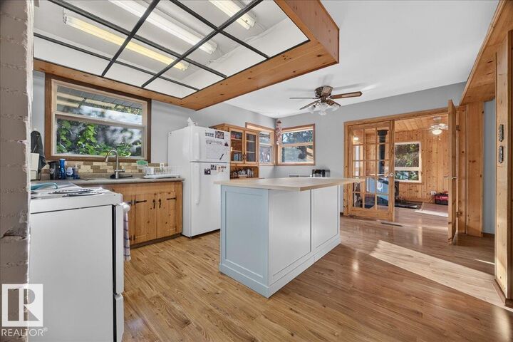 Property Photo:  53211 Rge Road 224  AB T8E 2L9 