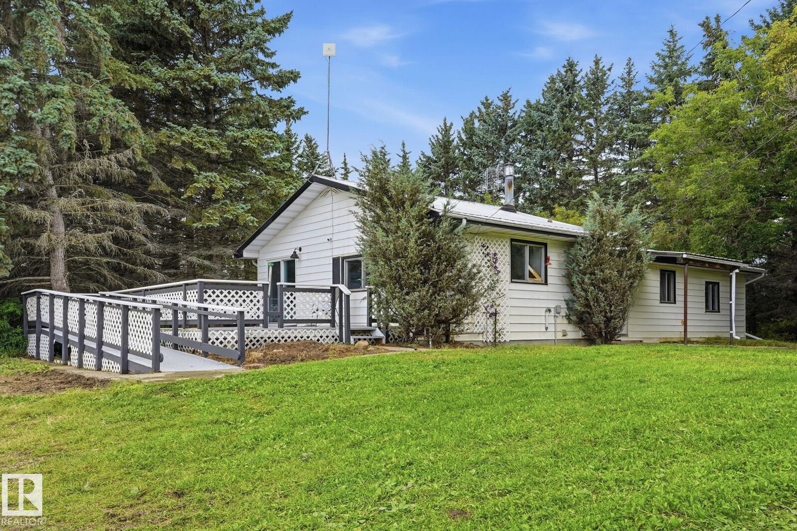 Property Photo:  53205 Rge Road 31  AB T7Y 0E3 