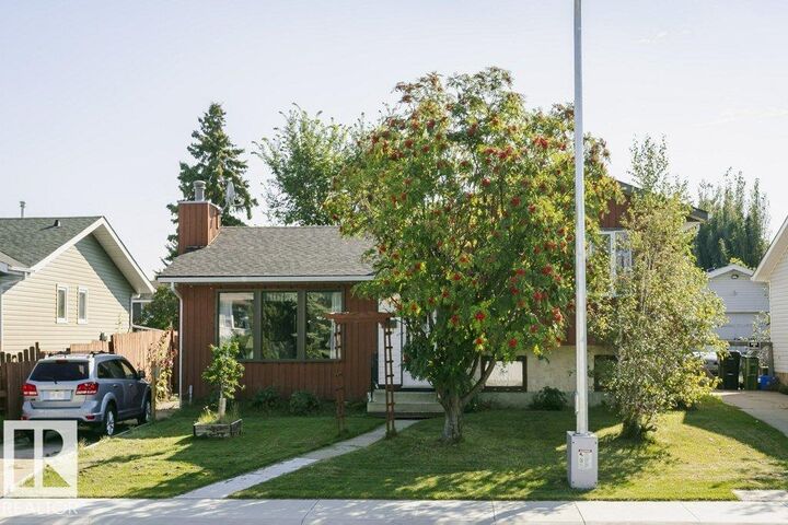 Property Photo:  23 Hughes Road NW  AB T5A 4E1 