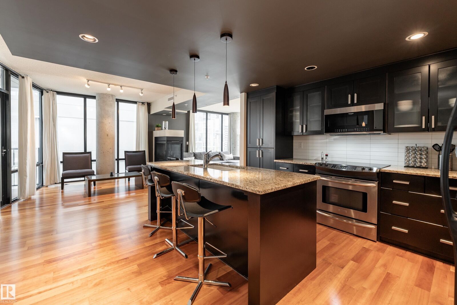 Property Photo:  10028 119 Street NW 602  AB T5K 1Y8 