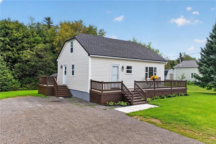 Property Photo:  22 Pointe-Du-Chêne Road  NB E4P 2M2 