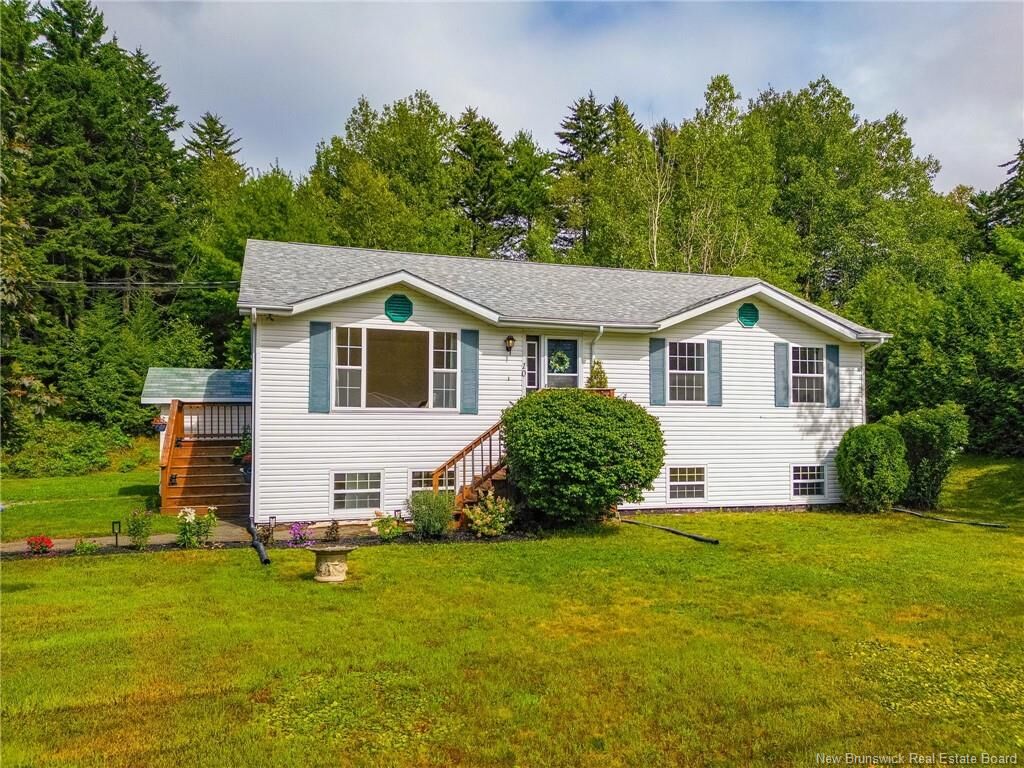Property Photo:  10 Meadow Brook Drive  NB E5K 2S8 
