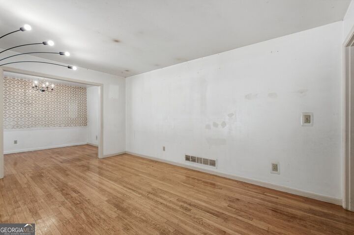 Property Photo: 4367 Abingdon Drive GA 30083