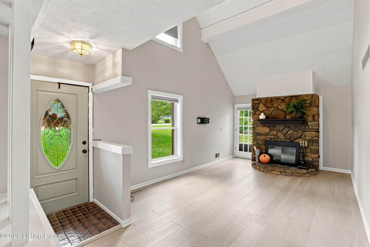 Property Photo: 1010 Benton Ridge Dr KY 40245
