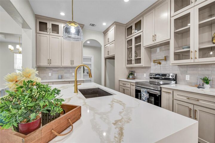 Property Photo:  755 Sunset Trail  TX 77515 