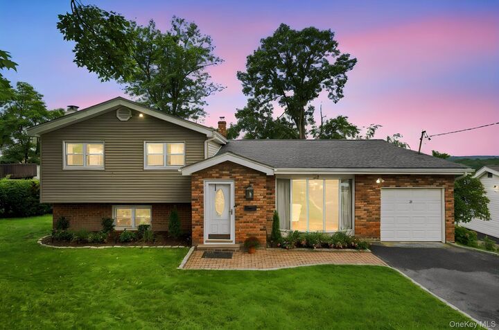 Property Photo:  33 Dorchester Drive  NY 10710 