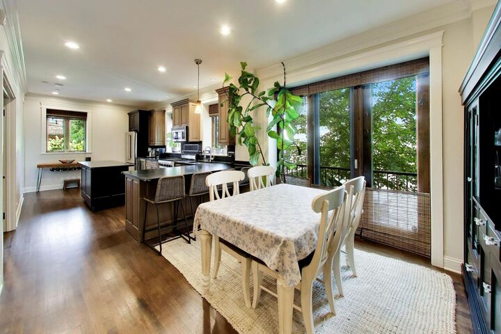 Property Photo: 1457 W Fletcher Street 1 IL 60657