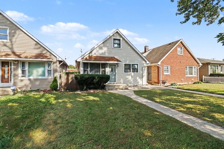 Property Photo: 16229 Woodbridge Avenue IL 60426