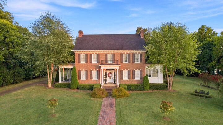Property Photo: 211 W Blackwell St TN 37388