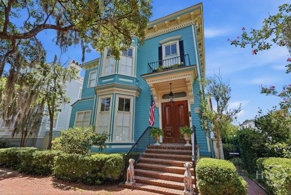 Property Photo: 207 E Gwinnett Street GA 31401