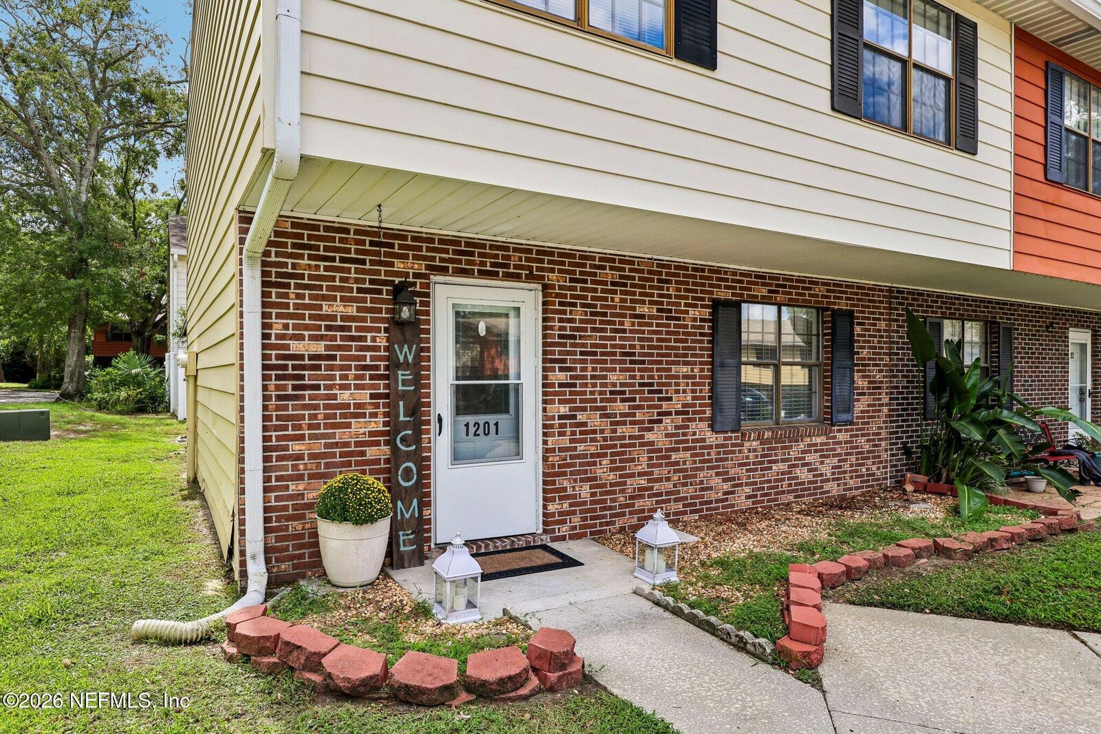 Property Photo: 1201 Kettering Way FL 32073