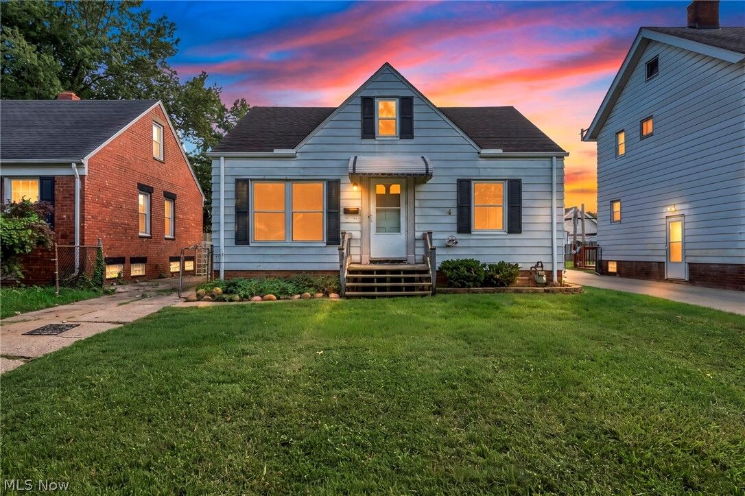 Property Photo:  13305 Highlandview Avenue  OH 44135 