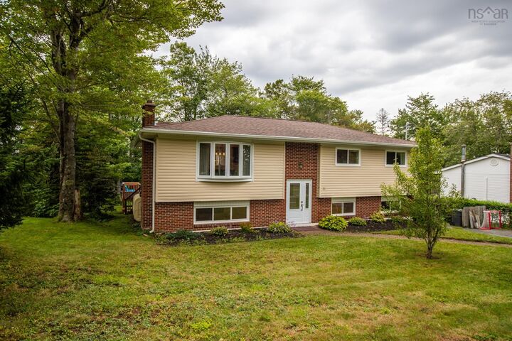 Property Photo:  21 Franklyn Drive  NS B4G 1A5 