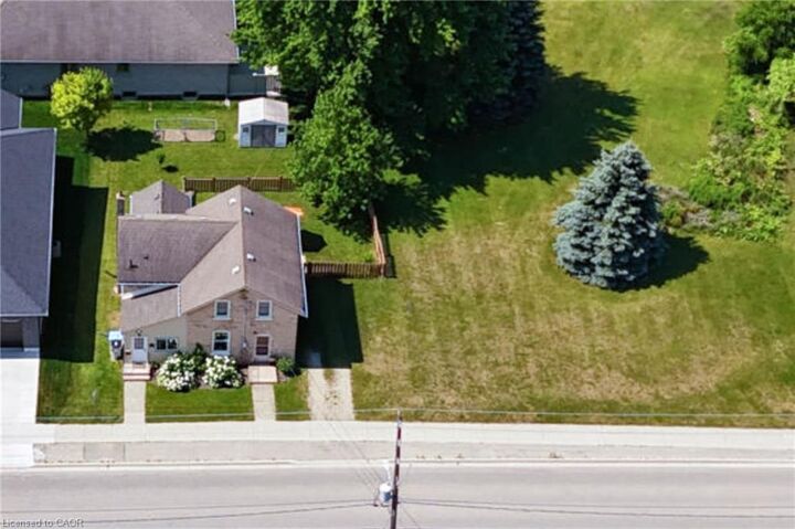 Property Photo:  520 Elma Street W  ON N4W 1W3 