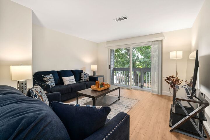 Property Photo:  1408 Franklin Crossing Rd 1408  MA 02038 