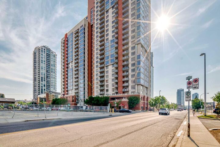 Property Photo:  1053 10 Street SW 1812  AB T2R 1S6 