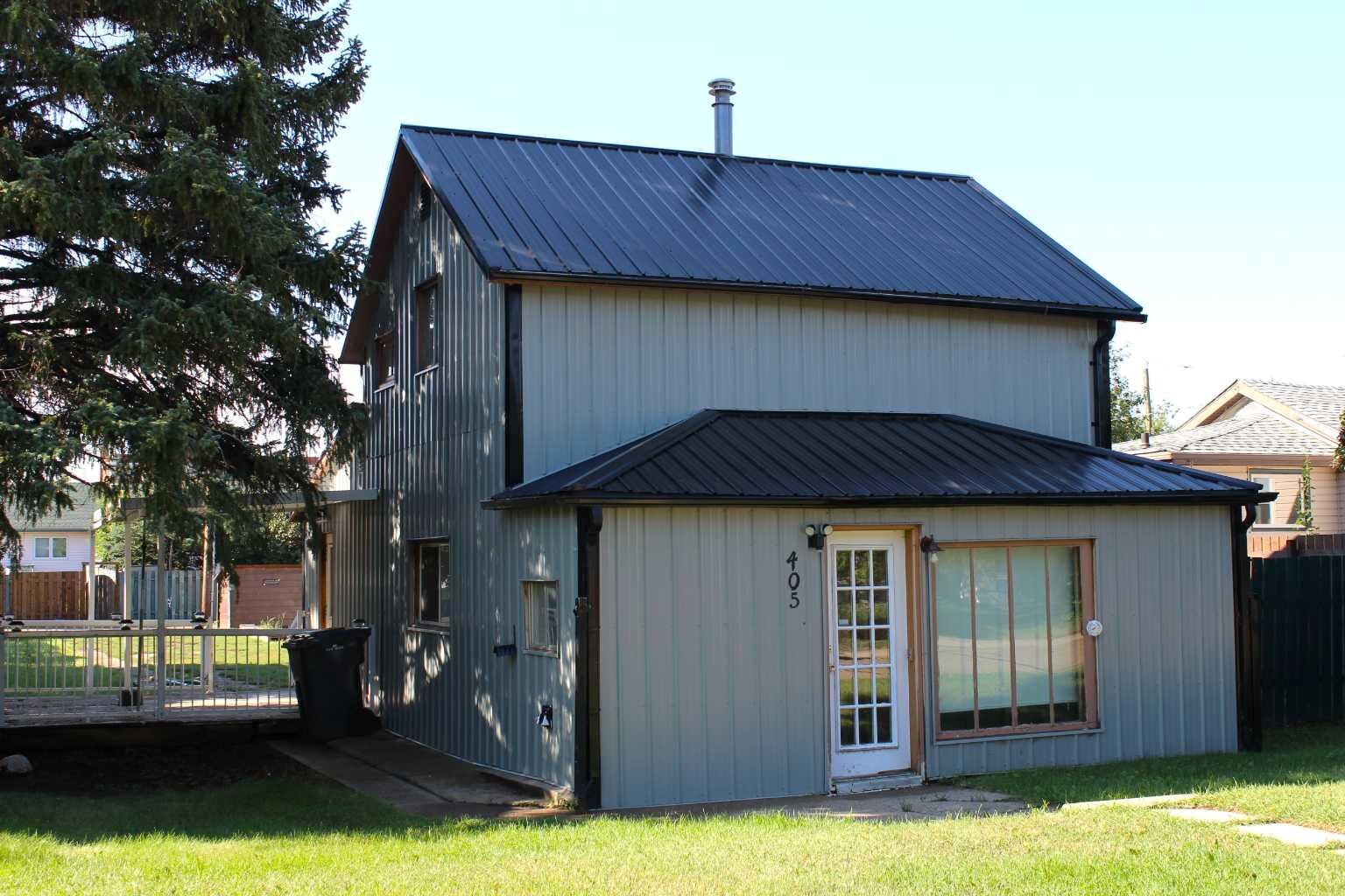 Property Photo: 405 4 Avenue AB T0J 0B0