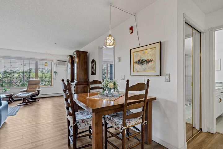Property Photo:  6868 Sierra Morena Boulevard SW 245  AB T3H 3R6 