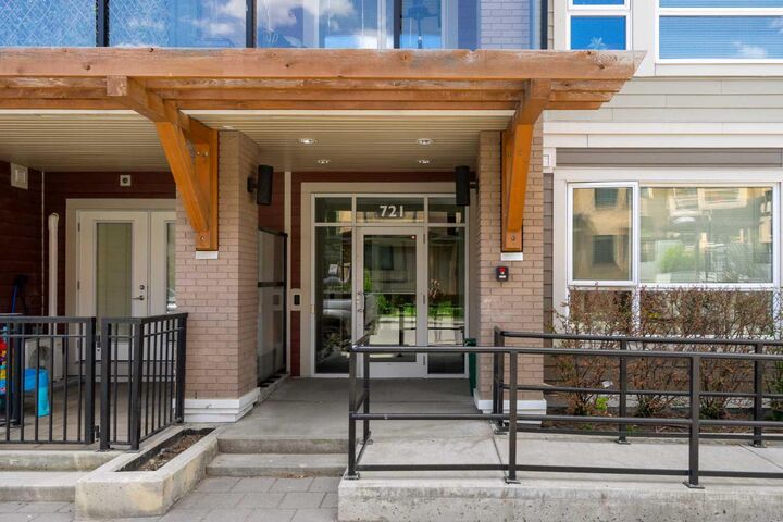 Property Photo: 721 4 Street NE 137 AB T2E 3S7