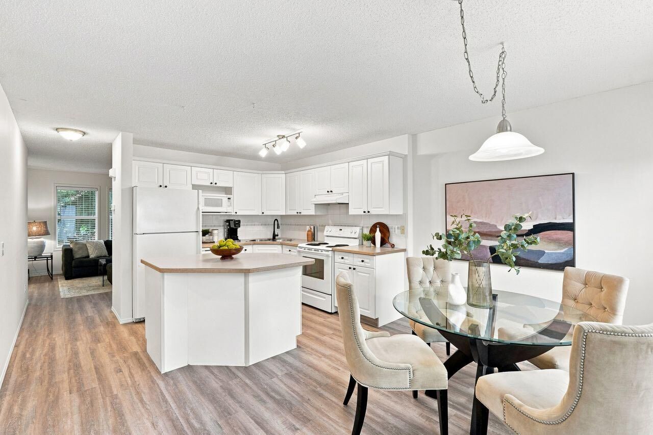Property Photo:  31 Bridlewood Avenue SW  AB T2Y 3T3 