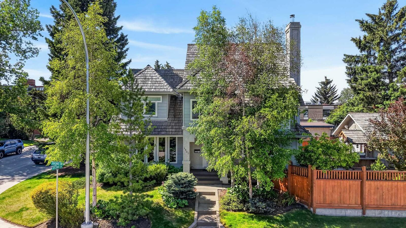 Property Photo:  4603 Virginia Drive NW  AB T3A 0N9 