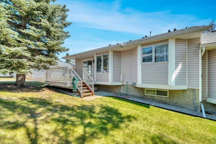 Property Photo:  33 Riverview Point SE  AB T2C 4H8 