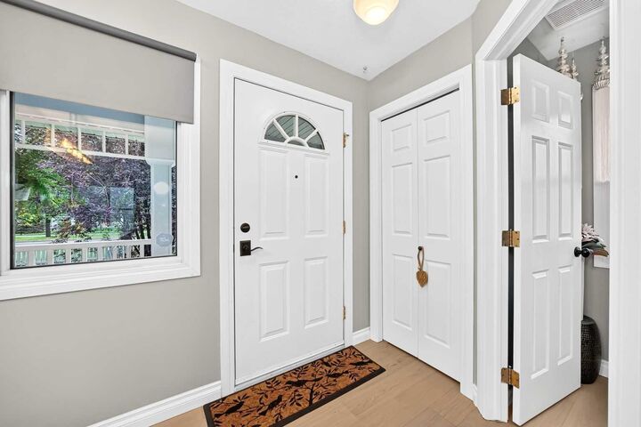 Property Photo:  2275 Flanders Avenue SW  AB T2T 5K9 