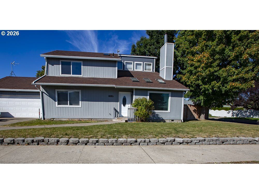 Property Photo:  2309 M Ct  OR 97850 