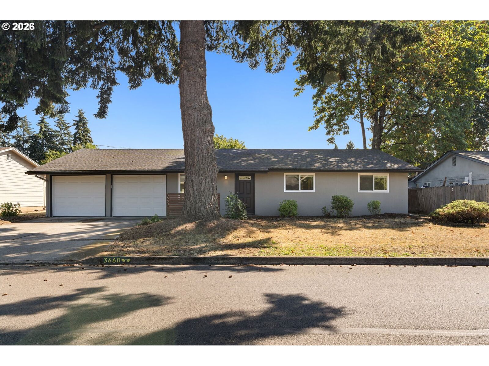 Property Photo: 3660 Mahlon Ave OR 97401