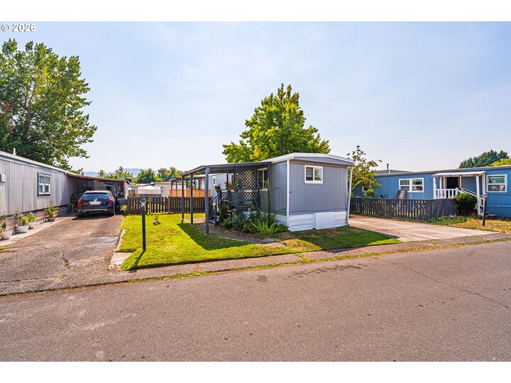 Property Photo:  1415 S Bertelsen Rd 40  OR 97402 