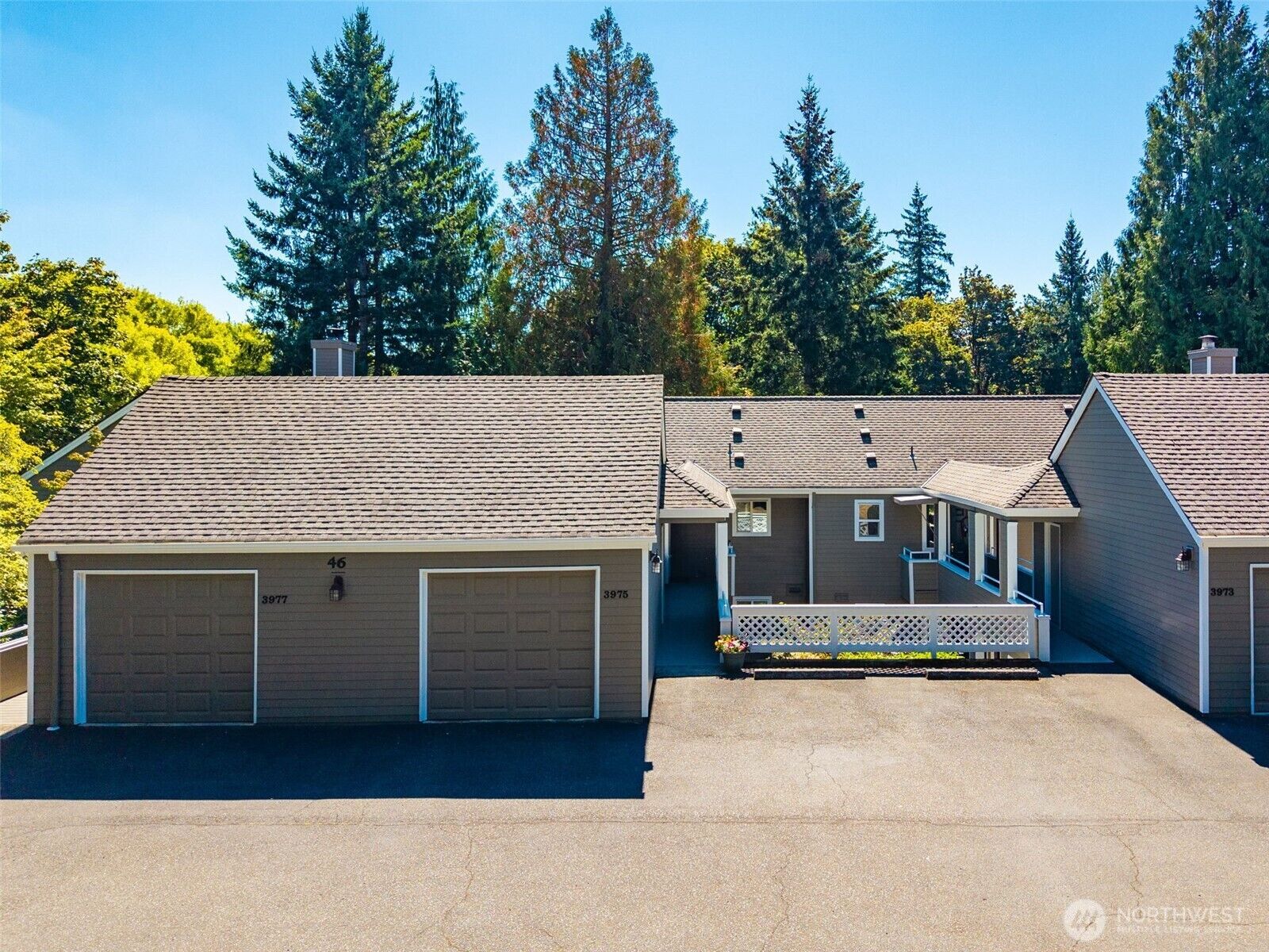 Property Photo: 3975 Providence Point Drive SE 2140 WA 98029