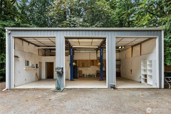 Property Photo: 10421 324th Place SE WA 98027