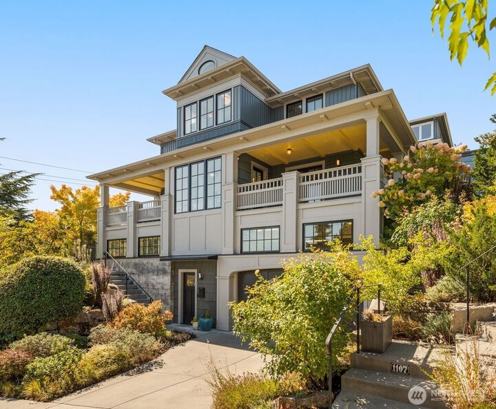 Property Photo: 1107 4th Avenue N WA 98109