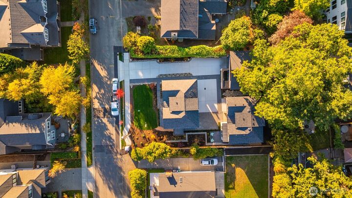 Property Photo:  634 + 636  Eleventh Avenue  WA 98033 