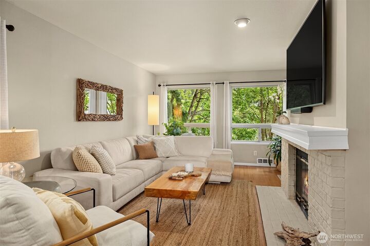 Property Photo: 605 5th Street B 201 WA 98033