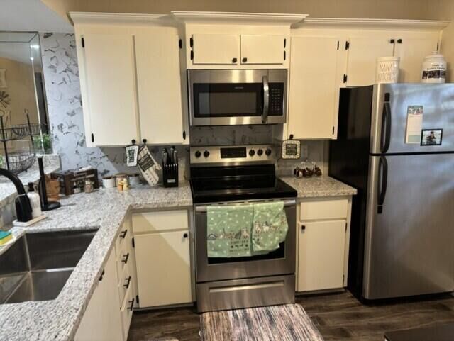 Property Photo: 1707 Whitehall Drive 105 FL 33324