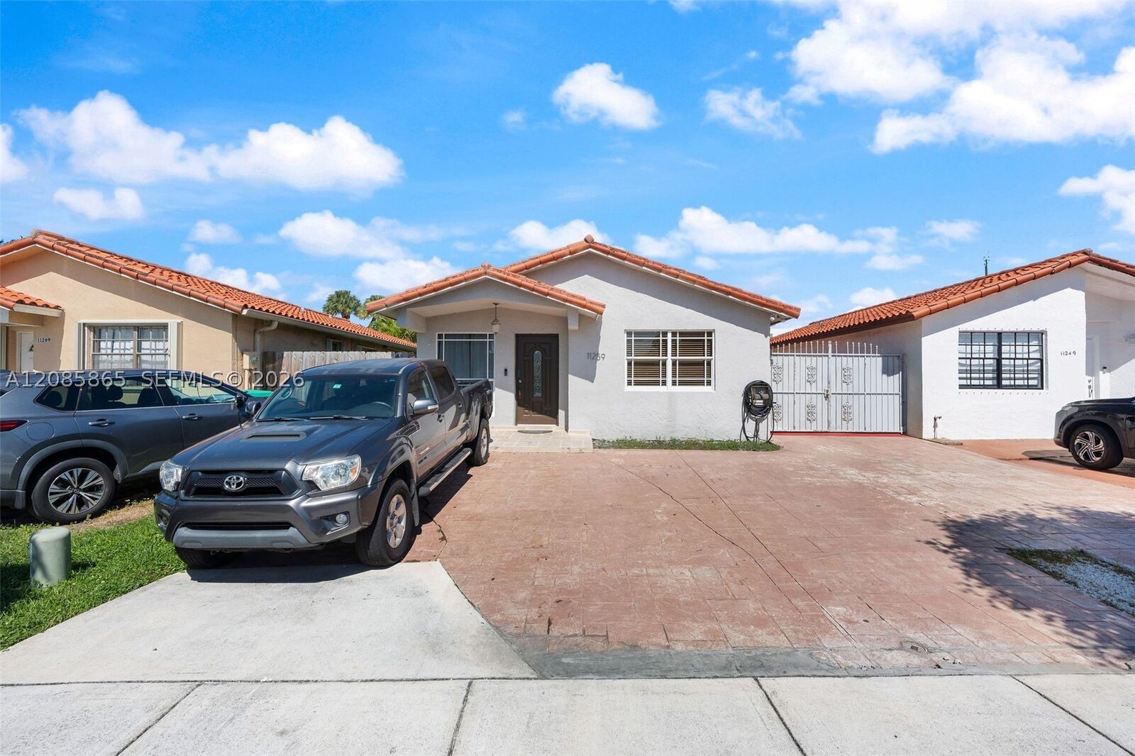 Property Photo: 11259 NW 88th Ave - FL 33018