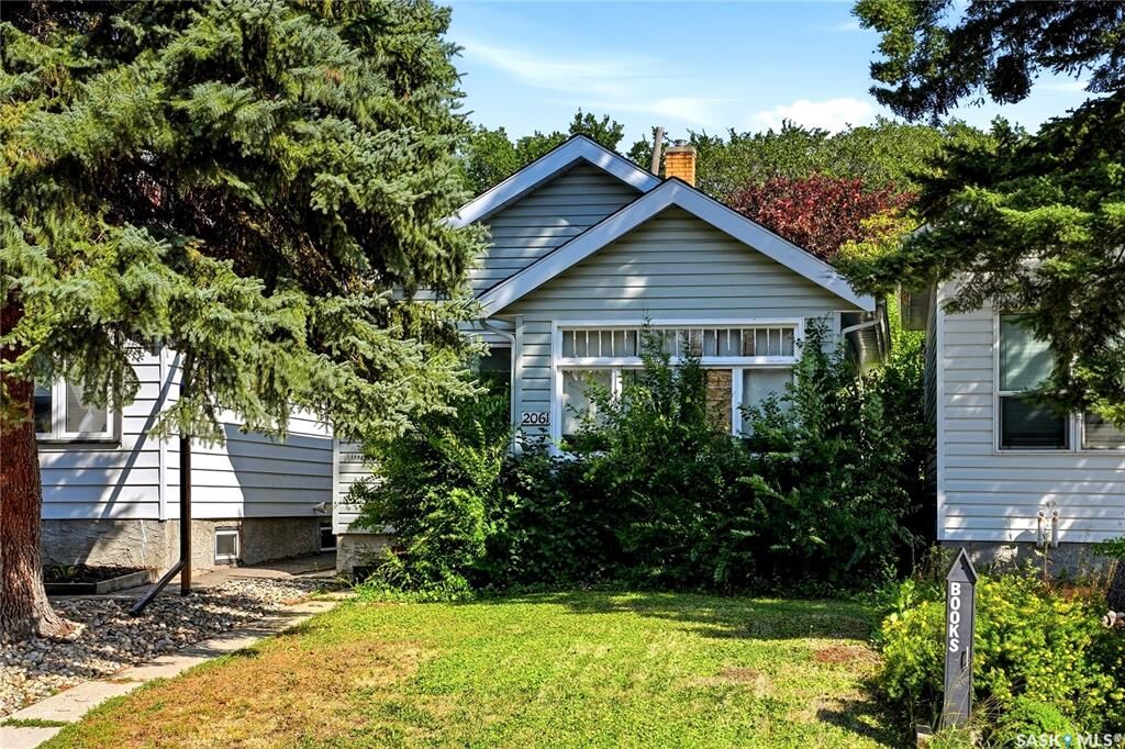 Property Photo: 2061 Queen Street SK S4T 4C2